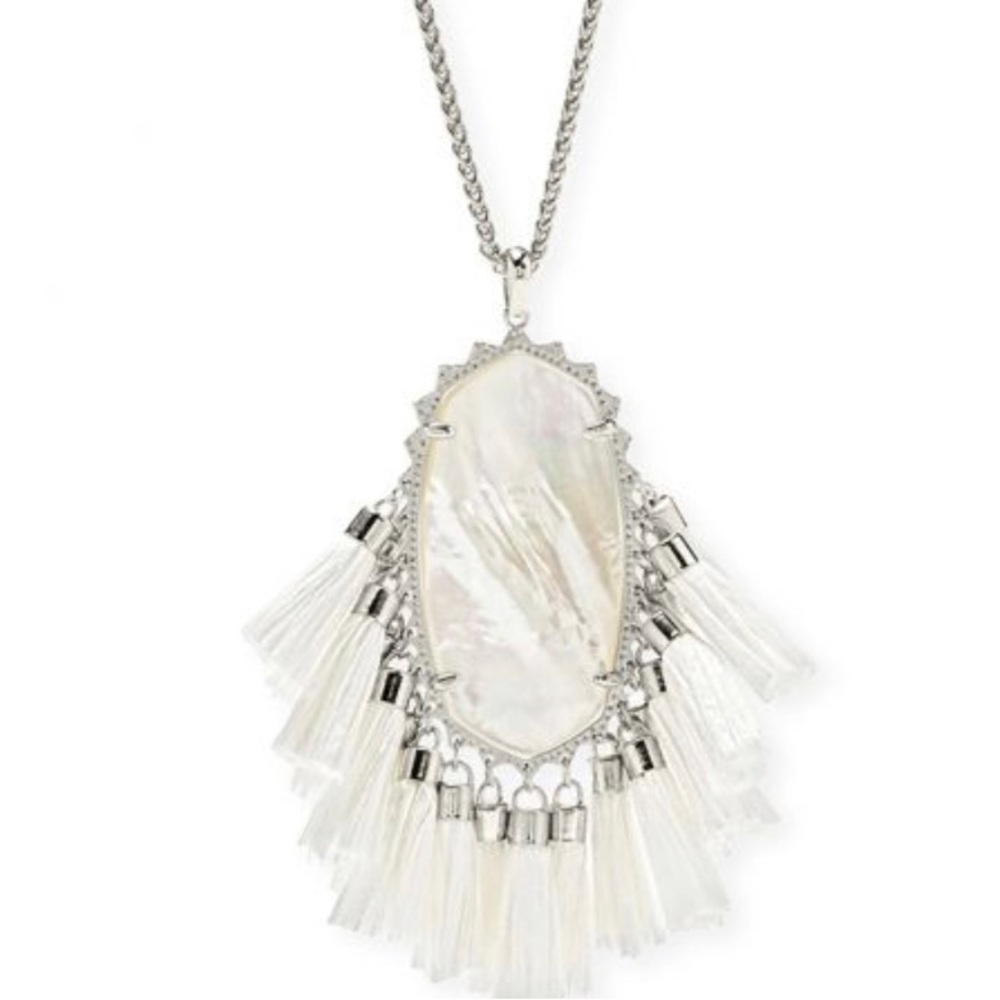 KENDRA SCOTT
Betsy Silver Long Pendant Necklace in Ivory Mother Of Pearl